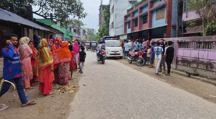ফ্যানের সঙ্গে ঝুলছিল গৃহবধূর মরদেহ, দরজা ভেঙে উদ্ধার করল পুলিশ