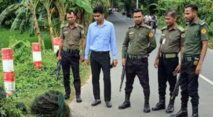 পুঠিয়ায় মোবাইল কোর্টের মাধ্যমে অবৈধ জাল  জব্দ ও ধ্বংস