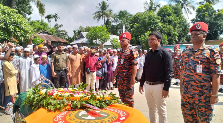 কেন্দুয়ায় রাষ্ট্রীয় মর্যাদায় শায়িত হলেন ফায়ার ফাইটার শামীম