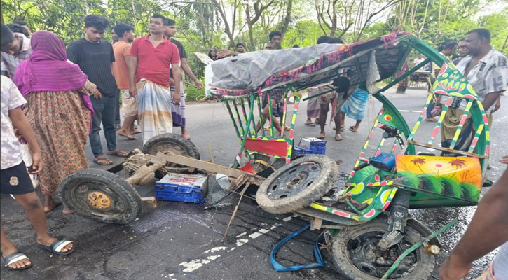 বড়াইগ্রামে বিয়ের দাওয়াতে যাওয়ার সময় বাস চাপায় নিহত ৩, আহত ৩