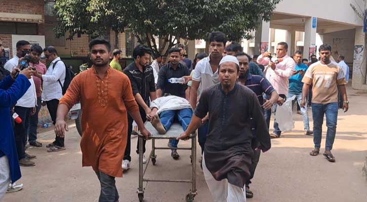 শ্রীপুরে ভূমিকম্পের আতঙ্কে পোশাক কারখানার তিন শতাধিক শ্রমিক আহত