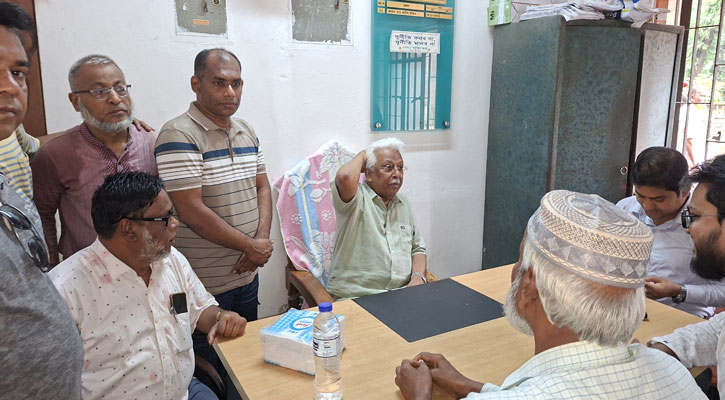 উজিরপুরে শিকারপুর খাদ্যগুদাম পরিদর্শনে এমপি সান্টু