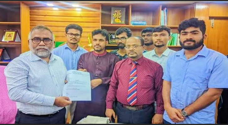 কোটা বাতিলসহ চার দফা দাবিতে ইবি উপাচার্যকে স্মারকলিপি প্রদান
