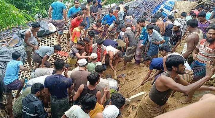 বন্যা ও পাহাড়ধসে ৪ জেলায় ৩০ জনের মৃত্যু