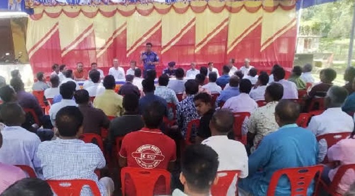 রাণীশংকৈলে পূজা উদযাপন কমিটির সঙ্গে পুলিশ সুপারের মতবিনিময়