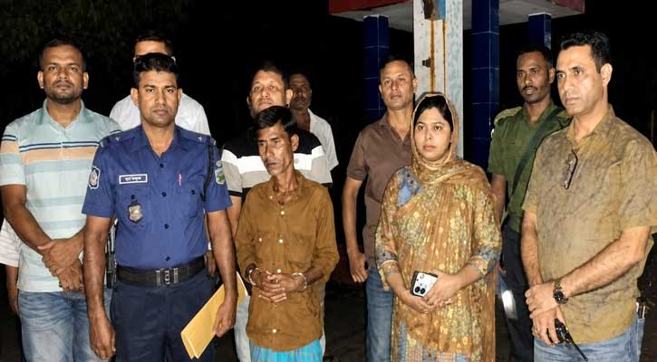 গৌরীপুর স্টেডিয়ামে গাঁজাসহ আটক