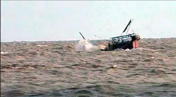 দক্ষিণাঞ্চলের ১১টি নদীর পানি বিপৎসীমার ওপর, বন্ধ রয়েছে ভোলার ১০ নৌরুট