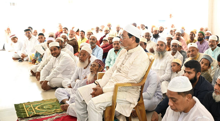 পাথরঘাটায় ঈদের নামাজ আদায় করলেন চিফ হুইপ