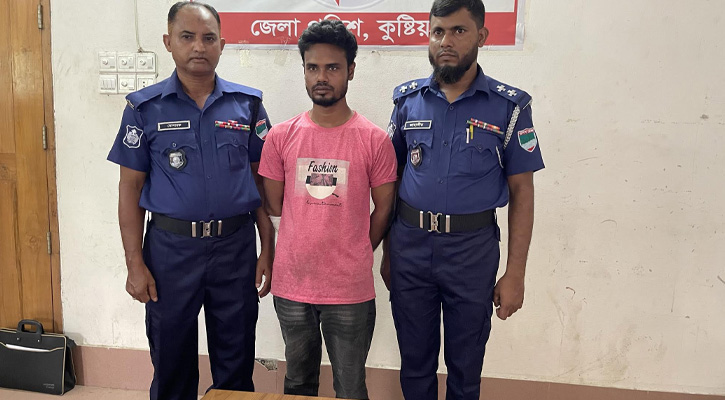 কুষ্টিয়ায় খেলনা পিস্তল ঠেকিয়ে চাঁদা চাওয়ার সময় জনতার হাতে আটক ১