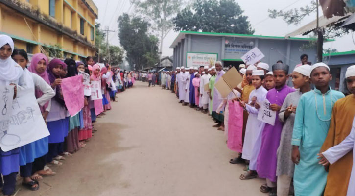 পীরগঞ্জে বিকাশ ব্যবসায়ী হত্যাকারীদের ফাঁসির দাবিতে বিক্ষোভ