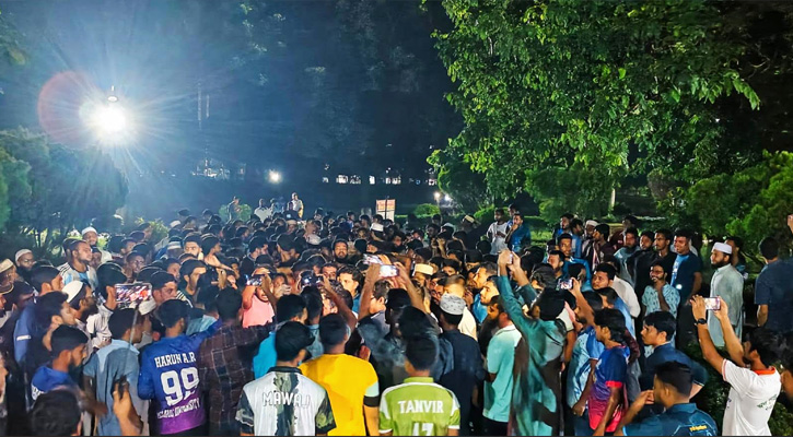 ঢাকায় ব্যবসায়ীকে হত্যার প্রতিবাদে ইবিতে বিক্ষোভ