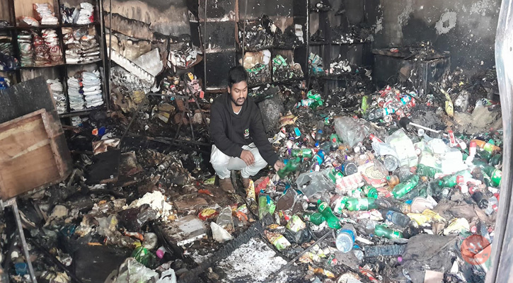 পীরগঞ্জে মুদিখানার দোকান পুড়ে ছাই, ক্ষতিগ্রস্ত দোকানির সাহায্যের আবেদন