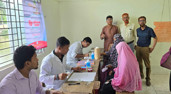 বড়াইগ্রাম উপজেলা সমিতি ঢাকার উদ্যোগে ফ্রি মেডিকেল ক্যাম্প অনুষ্ঠিত