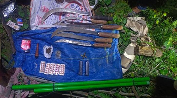 রাজশাহীতে র‌্যাবের অভিযান অস্ত্র-গুলি ও মাদক উদ্ধার
