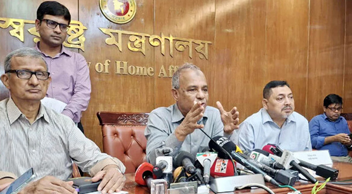 তফসিলের আগেই এসপি ও ওসিদের বদলি হবে লটারির মাধ্যমে: স্বরাষ্ট্র উপদেষ্টা