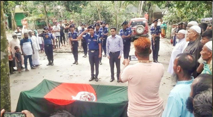 সাদুল্লাপুরে মুক্তিযোদ্ধা সিরাজুলের মরদেহ রাষ্ট্রীয় মর্যাদায় দাফন