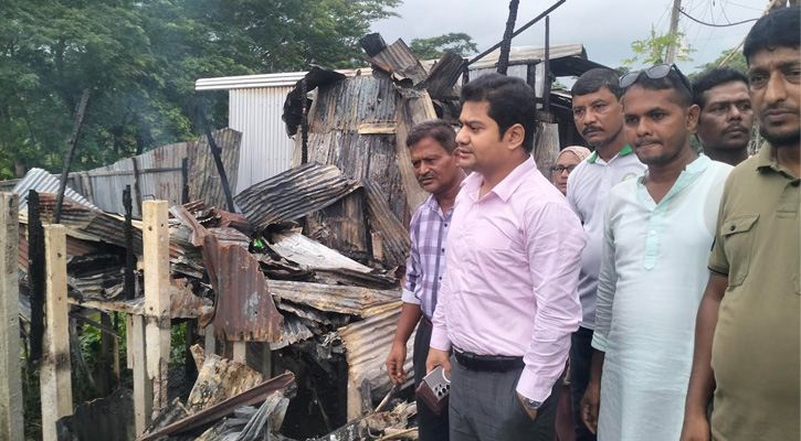 উজিরপুরে অগ্নিকাণ্ডে জামায়াতে ইসলামীর অফিসসহ ১০টি দোকান ভষ্মীভূত