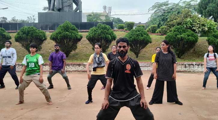 ক্যাম্পাসেই মার্শাল আর্ট শিখছেন জাবি শিক্ষার্থীরা