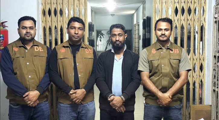 লক্ষ্মীপুরে নির্বাচন অফিসে অগ্নিসংযোগের মূল হোতা গ্রেপ্তার