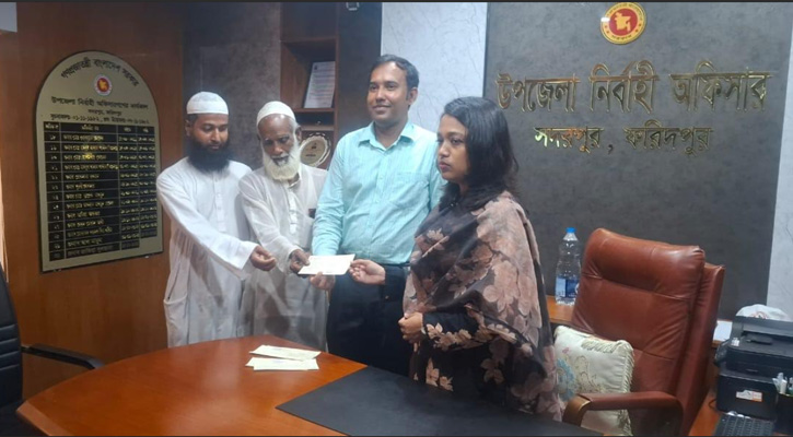 সদরপুরে ১৩টি এতিমখানার সুবিধাবঞ্চিত শিশুদের জন্য ৩৩ লাখ ২৪ হাজার টাকার চেক হস্তান্তর