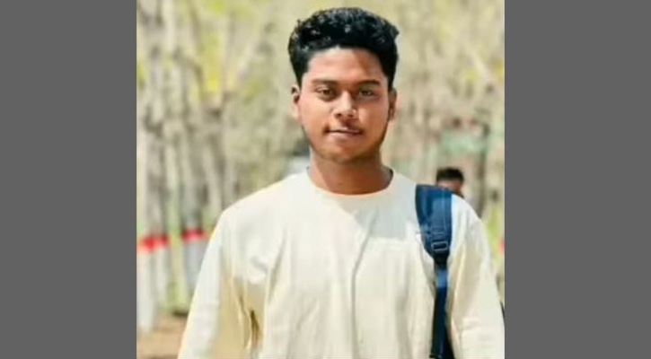 পটিয়ায় পরীক্ষা কেন্দ্রে সাপের কামড়, হাসপাতালে পরীক্ষার্থী