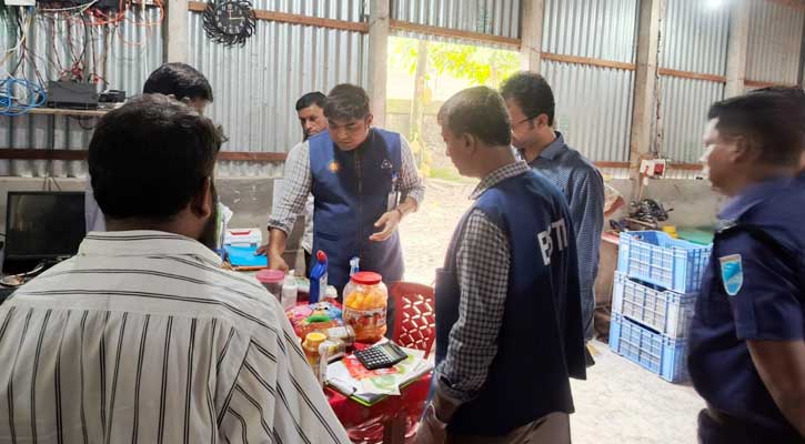 পলাশে লাইসেন্স ছাড়া বিভিন্ন পণ্য উৎপাদন, দুহা ইন্ডাস্ট্রিজকে জরিমানা