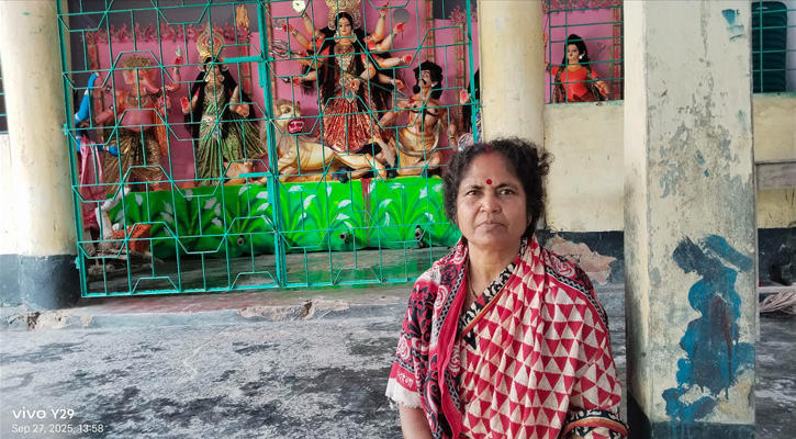 কোটচাঁদপুরে প্রথমবার নারী সংগঠনের শারদীয় দুর্গা পূজা, প্রশংসায় ভাসছেন নারীরা