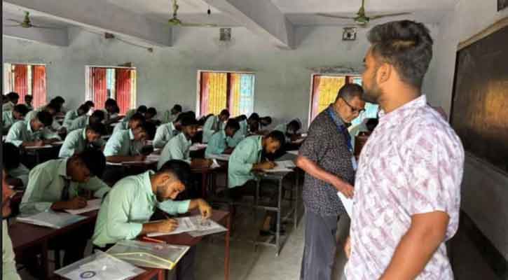 বড়াইগ্রামে পরীক্ষা কেন্দ্রে প্রবেশ নিয়ে অতিরঞ্জিত প্রচারের প্রতিবাদ ছাত্রদল নেতা রাকিবের