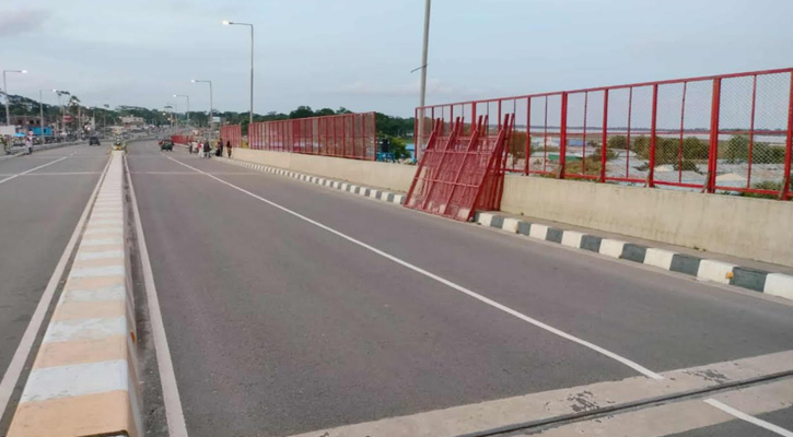 লোহার খাঁচায় বন্দি পায়রা সেতু, নিরাপত্তার নামে সৌন্দর্যের মৃত্যু