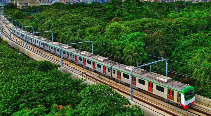 মেট্রোরেল চলাচলের সময় বাড়ছে