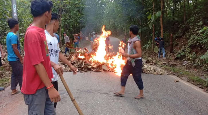 খাগড়াছড়িতে সকাল-সন্ধ্যা সড়ক অবরোধ চলছে, সাজেকে আটকা পর্যটক