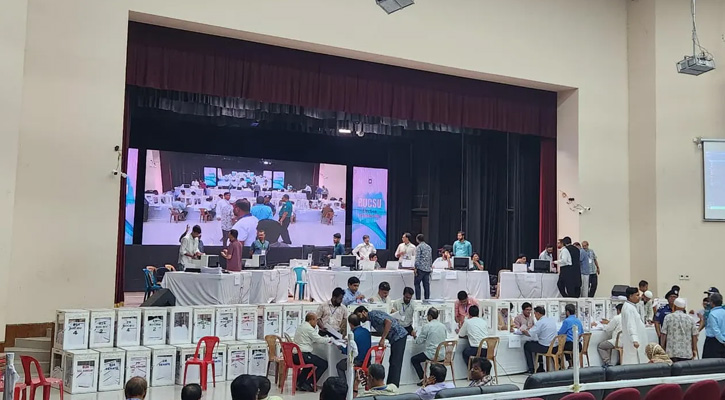 রাকসু নির্বাচনে ৪ হলের ফল ঘোষণা, ভিপি-এজিএস পদে এগিয়ে শিবির