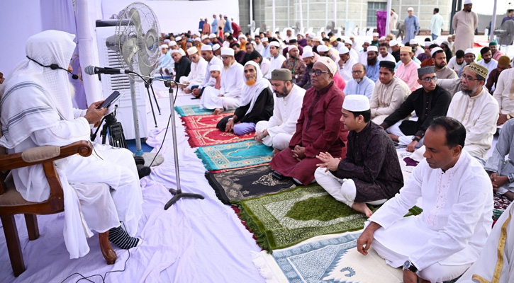 সংসদ ভবনে পবিত্র ঈদুল আজহার জামাত অনুষ্ঠিত