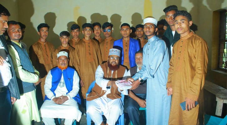 দাখিল পরীক্ষায় মান্দার শীর্ষে কালিকাপুর আলিম মাদ্রাসা