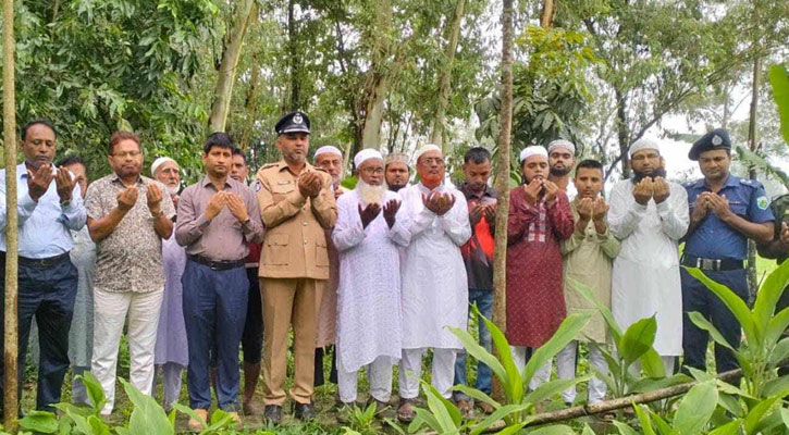 রায়গঞ্জে জুলাই-আগস্ট গণঅভ্যুত্থানে শহীদদের কবর জিয়ারত