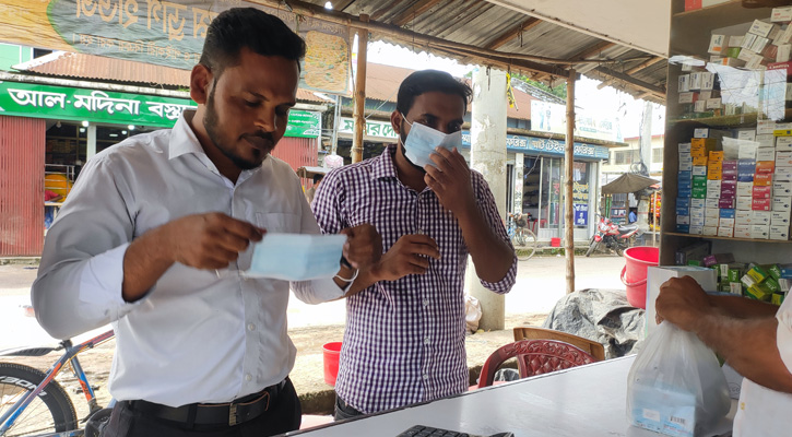 করোনা বাড়তেই ভাঙ্গুড়ায় মাস্কের দাম বেড়ে দ্বিগুণ