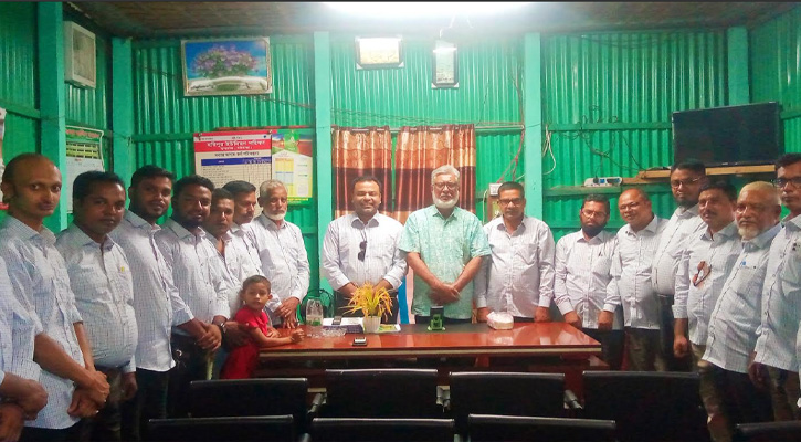 সুন্দরগঞ্জের হরিপুর ইউপি চেয়ারম্যানের সঙ্গে সাংবাদিকদের মতবিনিময়