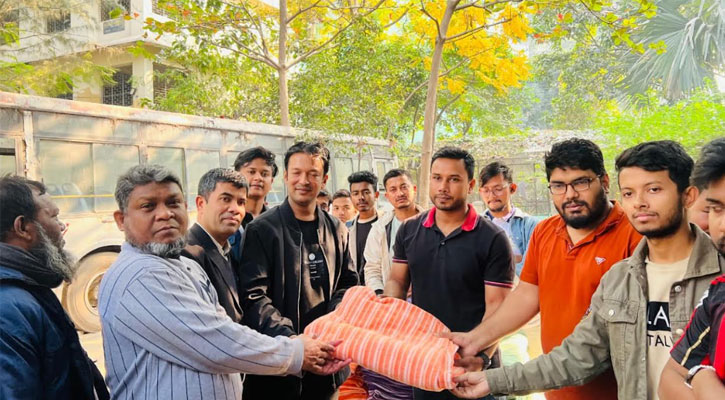 জন্মদিনে স্টাফদের মাঝে কম্বল বিতরণ করলেন ছাত্রদল নেতা শাহরিয়ার