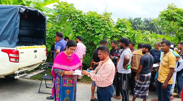 কালীগঞ্জে সড়ক পরিবহন আইনে জরিমানা