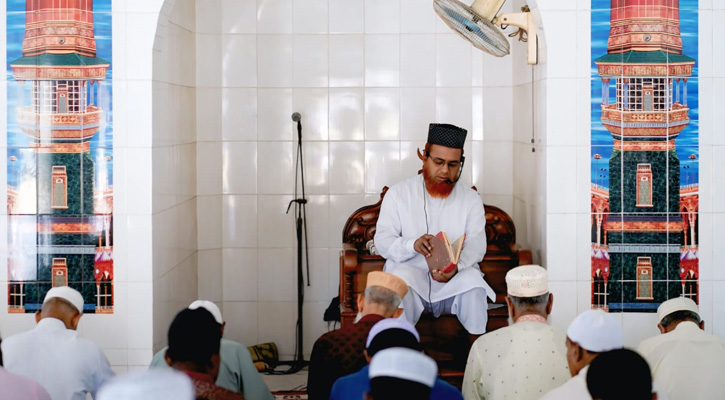 ভাঙ্গুড়ায় ৪ যুগ ধরে একই মসজিদের ইমাম বর্ষীয়ান আলেম হাফেজ আশরাফ আলী