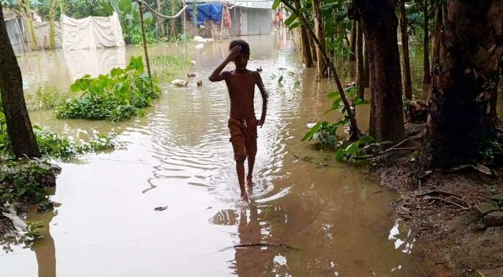 মান্দার আশ্রয়ণ পল্লিতে জলাবদ্ধতা অব্যাহত