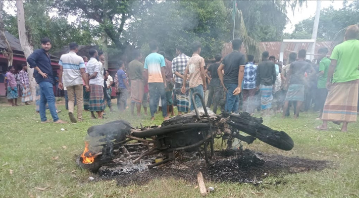 নালিতাবাড়ীতে কলেজের তুচ্ছ ঘটনায় দু‍‍`পক্ষের সংঘর্ষে আটক - ১৮