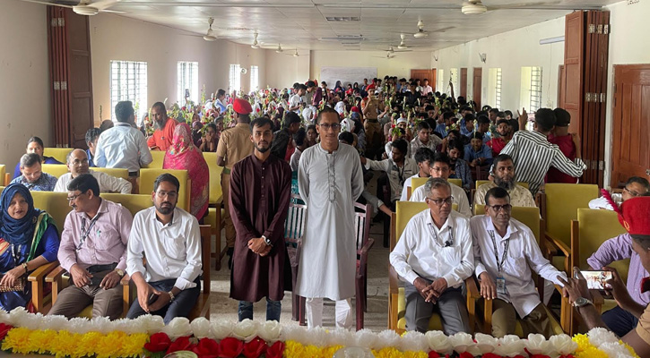 বাউফল সরকারি কলেজে নবীন বরণ অনুষ্ঠান