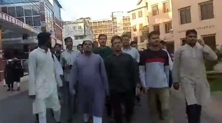 শেখ হাসিনার ফাঁসির রায়ে পবিপ্রবিতে আনন্দ মিছিল