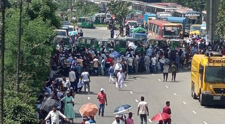 দাবি পূরণ না হওয়া পর্যন্ত সড়ক ছাড়বেন না সিএনজি চালকরা