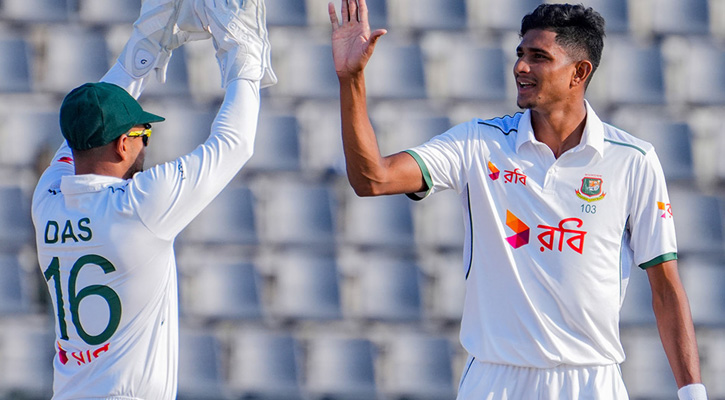 ইনিংস ব্যবধানে জয়ের স্বপ্ন নিয়ে দিন শেষ করলো বাংলাদেশ