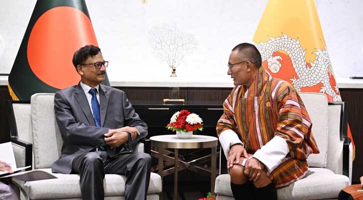 ভুটানের প্রধানমন্ত্রীর সঙ্গে পররাষ্ট্র উপদেষ্টার সাক্ষাৎ