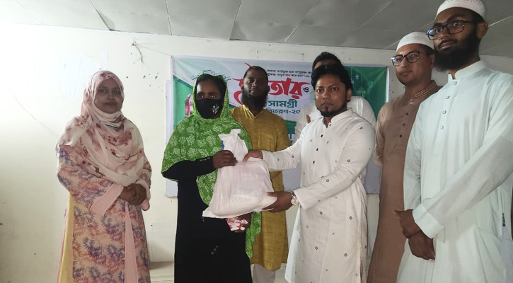 বাউফলে স্প্রেইড হিউম্যানিটি’র উদ্যোগে ইফতার ও ঈদ সামগ্রী বিতরণ