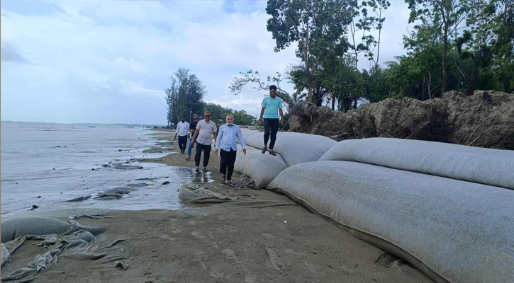 ভাঙনকবলিত এলাকা পরিদর্শনে আনোয়ারা প্রেস ক্লাবের নেতৃবৃন্দ