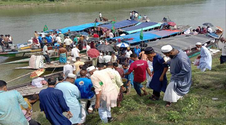 মান্দায় শিল্পপতি ও ব্যবসায়ী কল্যাণ ফাউন্ডেশনের ব্যতিক্রমধর্মী নৌকা ভ্রমণ